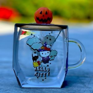 Limited Edition Hello Kitty Halloween glass mug with a spoon and lid🐱🧡🎃
